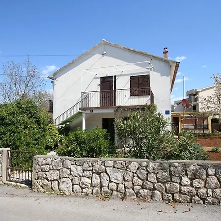 Apartment In Silo/insel Krk 14533
